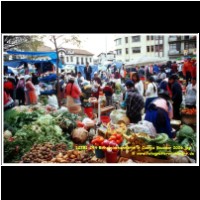 12751 244 Einheimischenmarkt in Cuenca Ecuador 2006.jpg